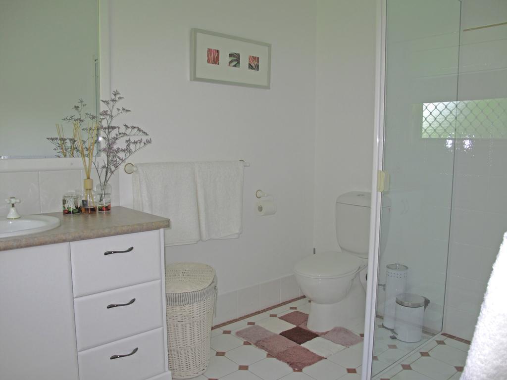 Jacaranda Creek Farmstay & B&B Sunshine Coast Chambre photo