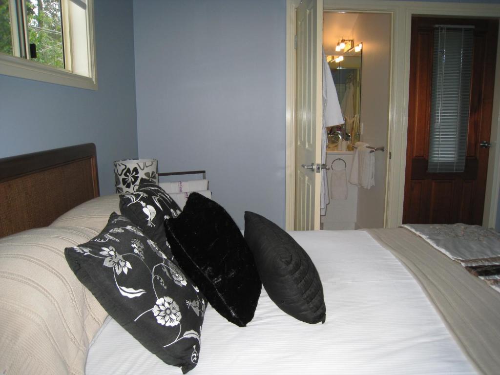 Jacaranda Creek Farmstay & B&B Sunshine Coast Chambre photo